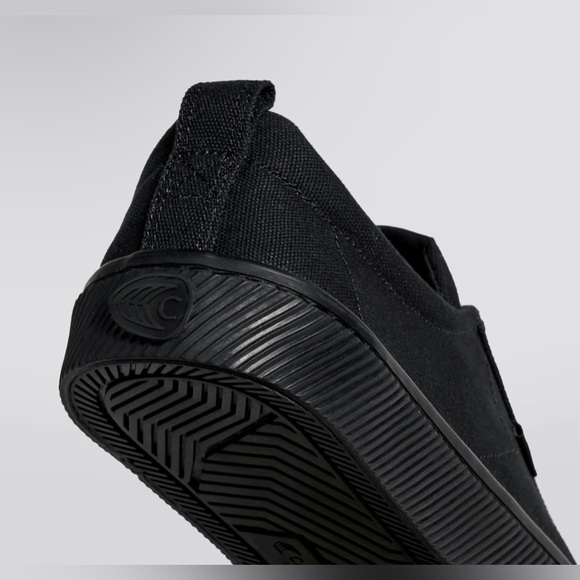 NWT In Box Cariuma Ecofriendly OCA low All Black Canvas Sneaker - Picture 5 of 5